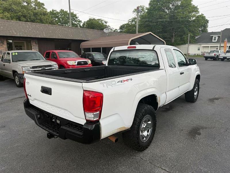 Toyota Tacoma SR5 Access Cab I4 6AT 4WD 2017
