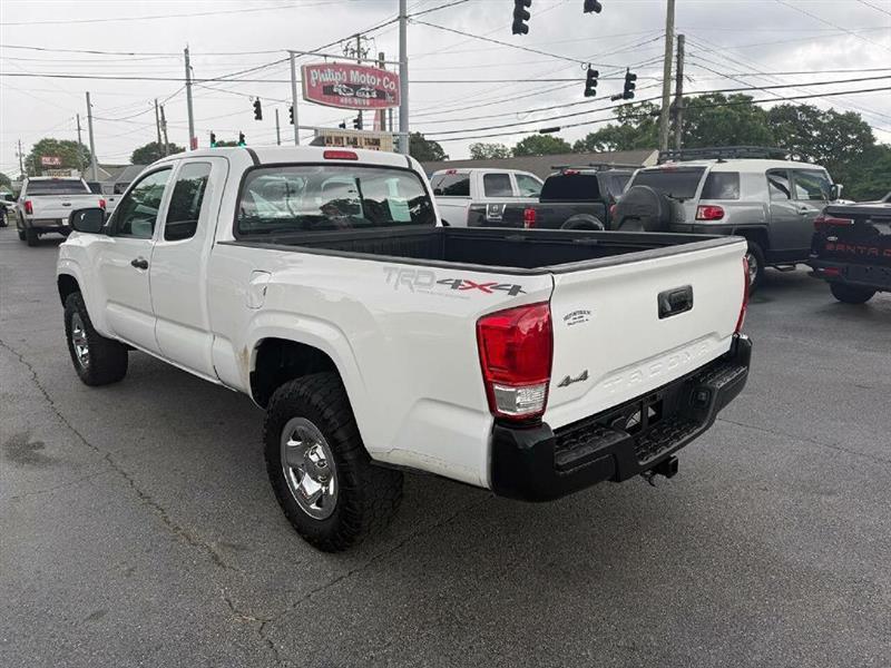 Toyota Tacoma SR5 Access Cab I4 6AT 4WD 2017