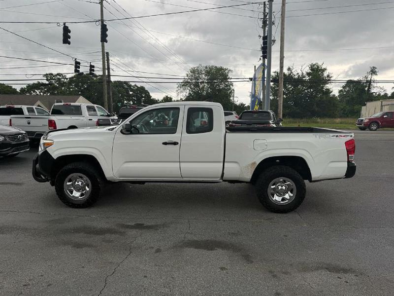 Toyota Tacoma SR5 Access Cab I4 6AT 4WD 2017