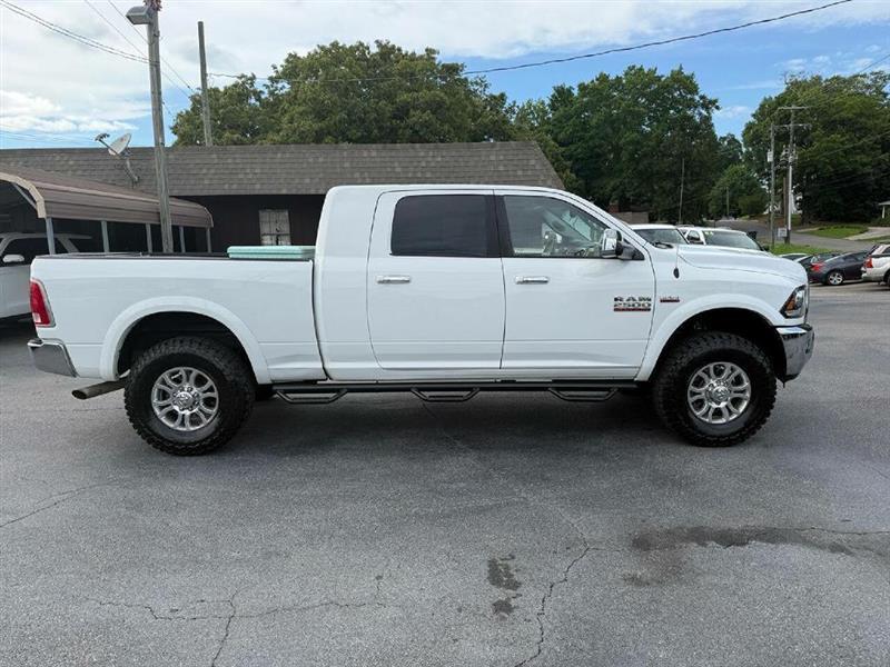 RAM 2500 Laramie Mega Cab 4WD 2015