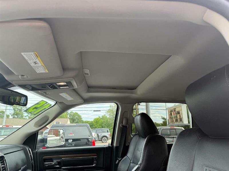 RAM 2500 Laramie Mega Cab 4WD 2015