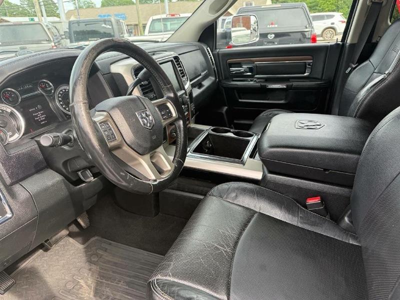 RAM 2500 Laramie Mega Cab 4WD 2015