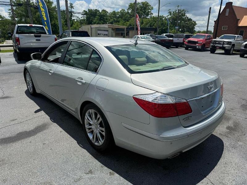 Hyundai Genesis 4.6L 2011