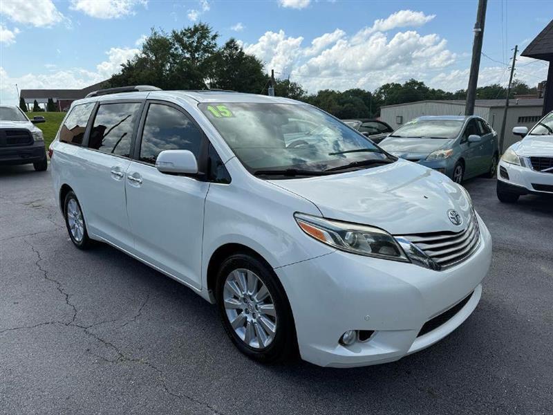 Toyota Sienna XLE FWD 8-Passenger V6 2015