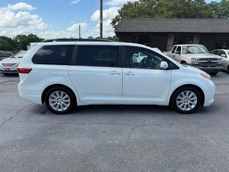 Toyota Sienna XLE FWD 8-Passenger V6 2015