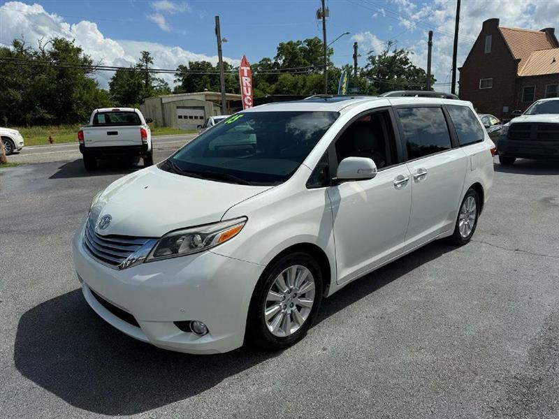 Toyota Sienna XLE FWD 8-Passenger V6 2015