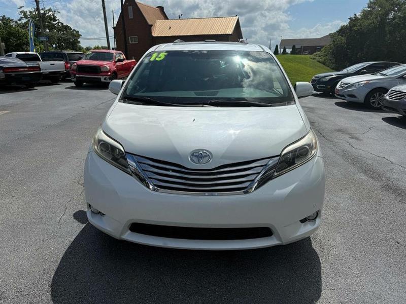 Toyota Sienna XLE FWD 8-Passenger V6 2015