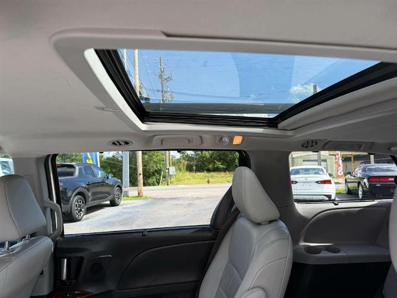 Toyota Sienna XLE FWD 8-Passenger V6 2015