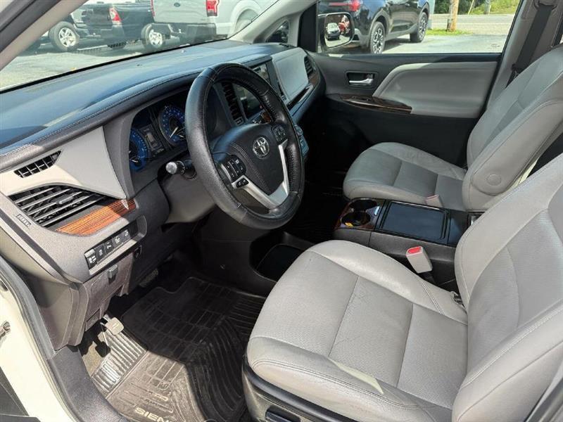 Toyota Sienna XLE FWD 8-Passenger V6 2015
