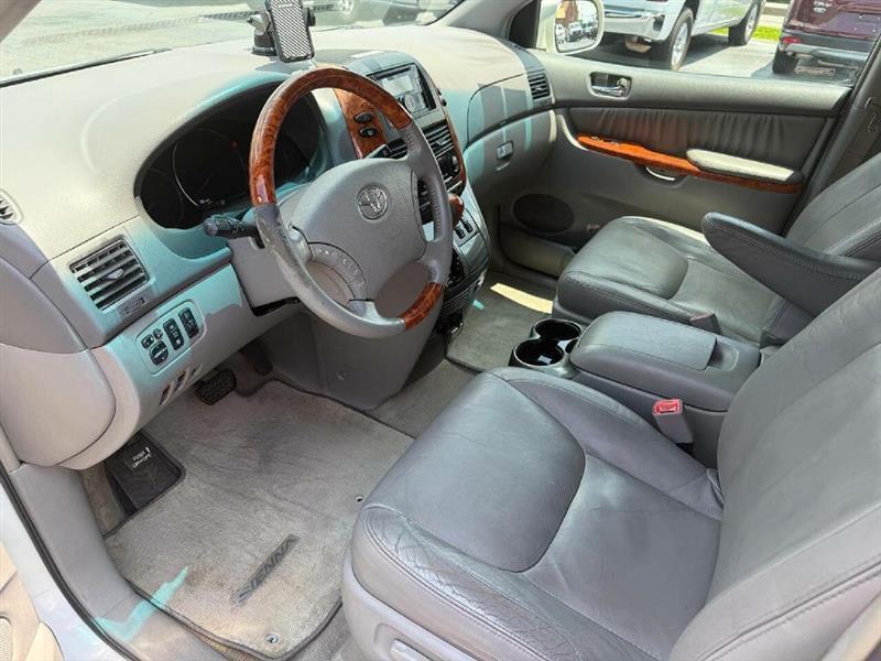 Toyota Sienna XLE Limited 2006