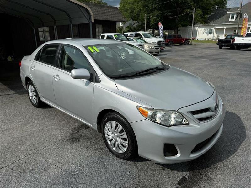 Toyota Corolla LE 4-Speed AT 2011