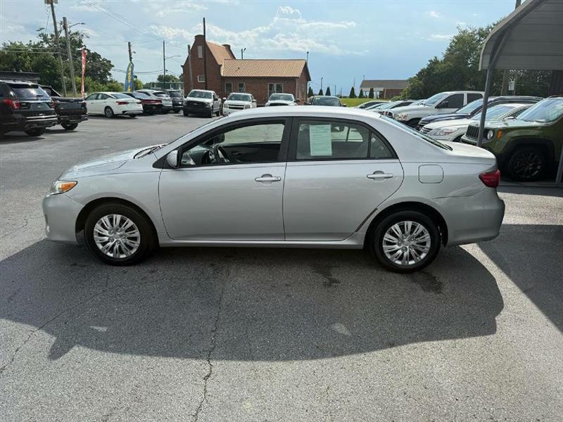 Toyota Corolla LE 4-Speed AT 2011