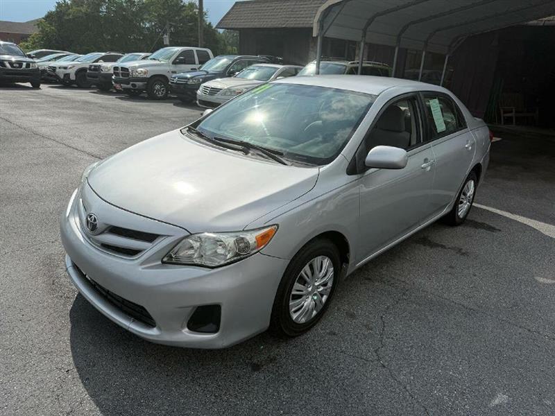 Toyota Corolla LE 4-Speed AT 2011