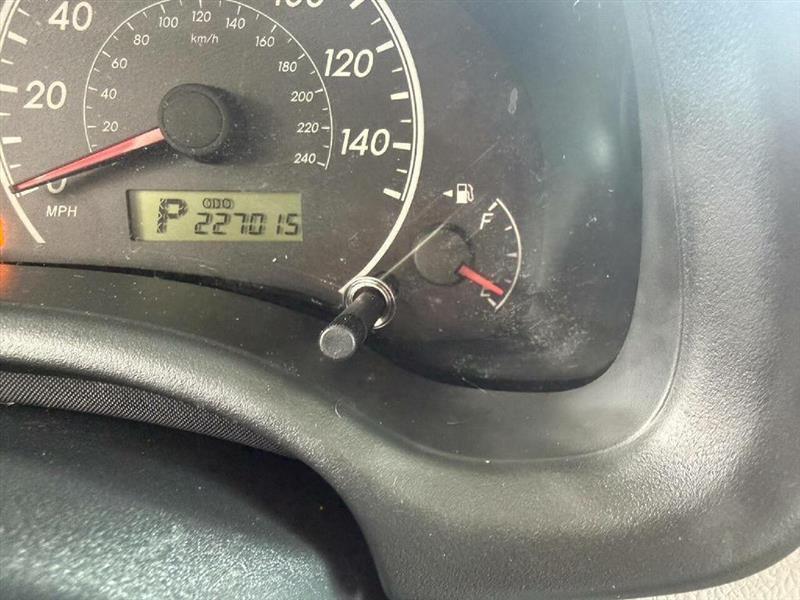 Toyota Corolla LE 4-Speed AT 2011