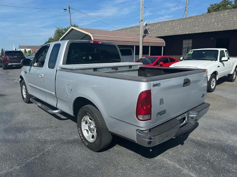 Ford F-150 XLT SuperCab Long Bed 2WD 2002