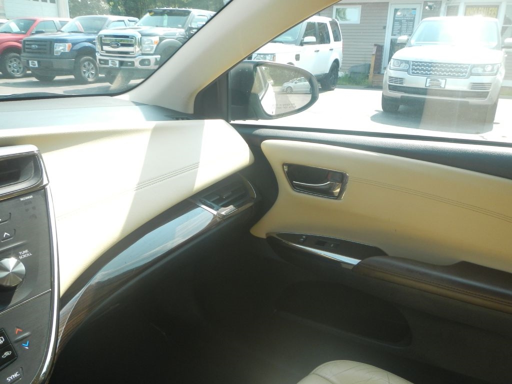 Toyota Avalon Hybrid XLE Premium 2015 Toyota Avalon Hybrid XLE Premium 2015