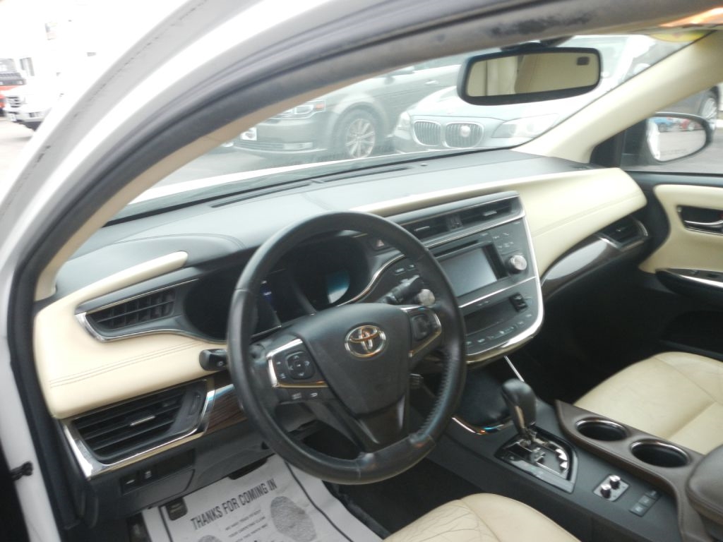Toyota Avalon Hybrid XLE Premium 2015