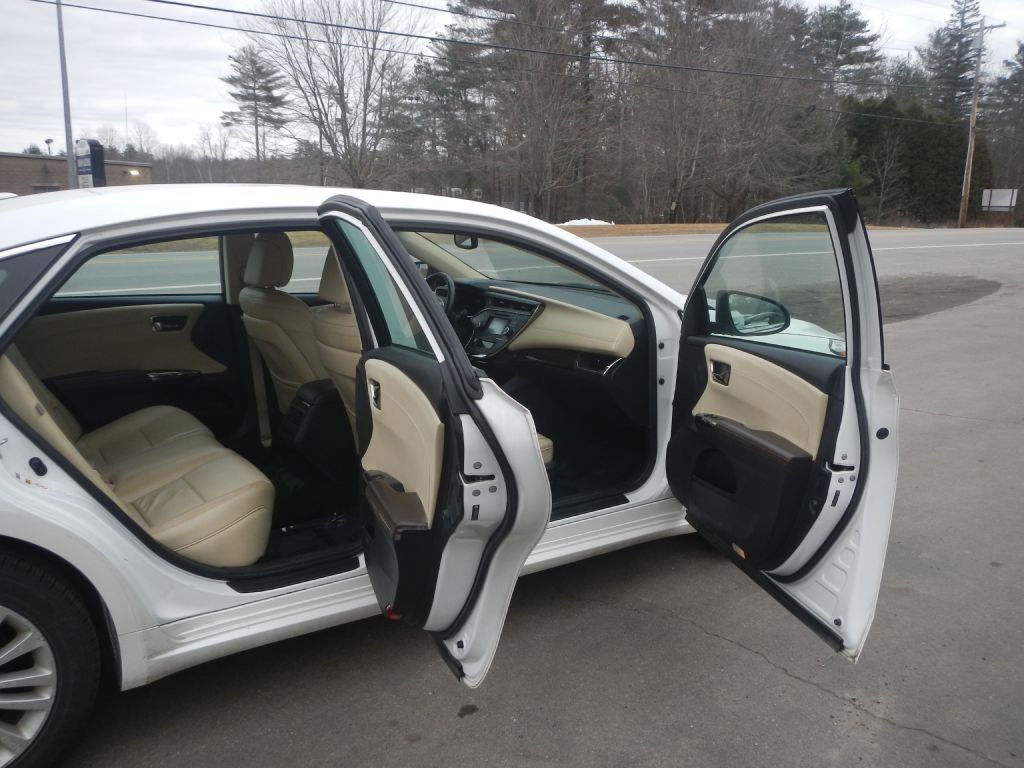 Toyota Avalon Hybrid XLE Premium 2015