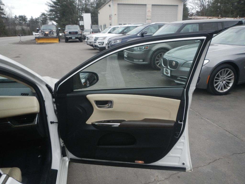 Toyota Avalon Hybrid XLE Premium 2015