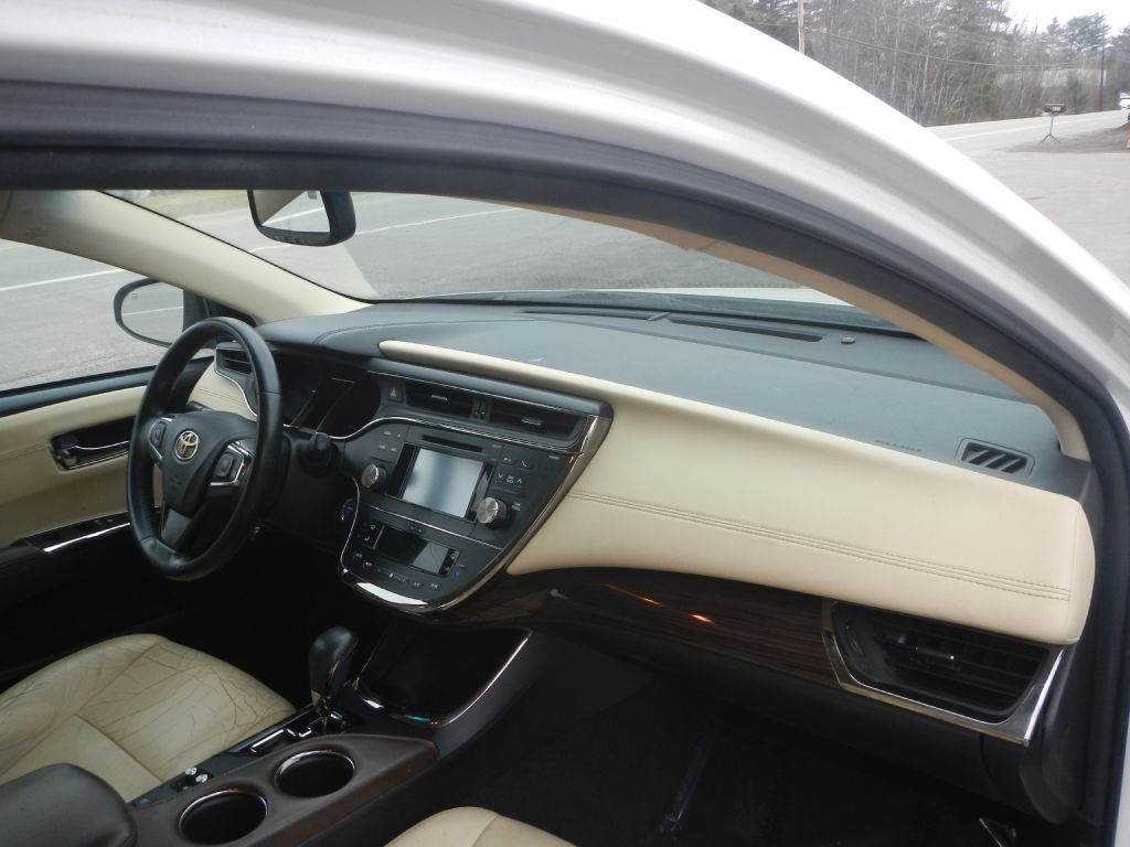 Toyota Avalon Hybrid XLE Premium 2015