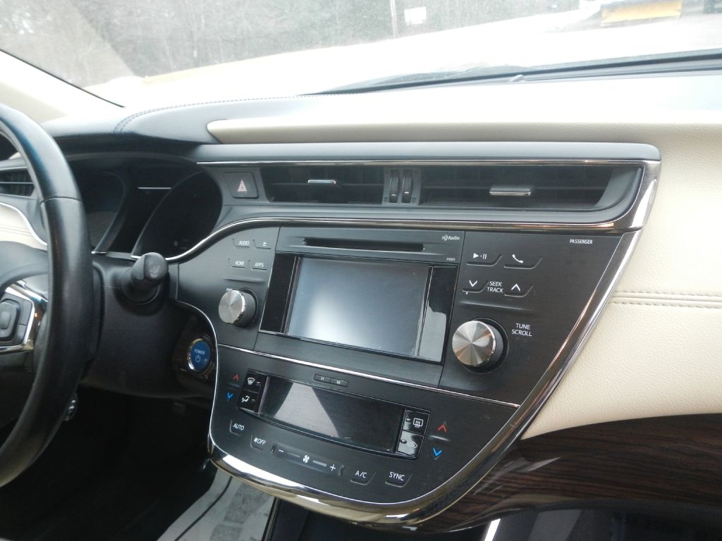 Toyota Avalon Hybrid XLE Premium 2015