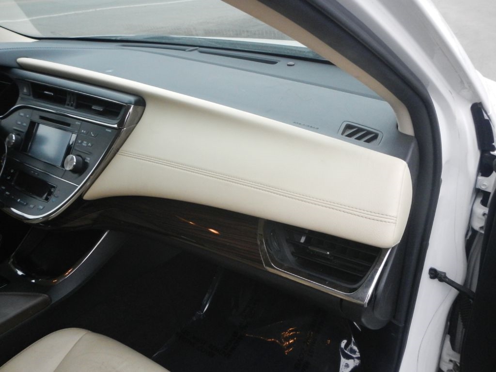 Toyota Avalon Hybrid XLE Premium 2015