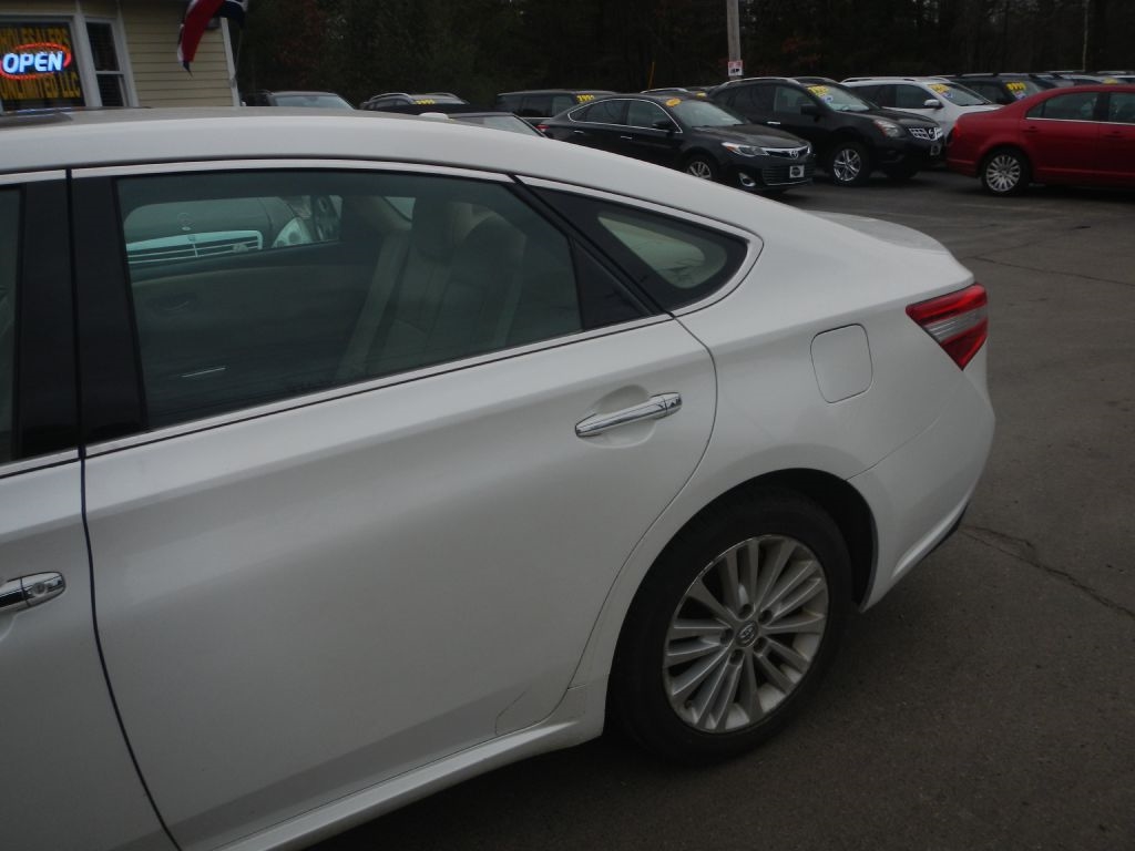 Toyota Avalon Hybrid XLE Premium 2015