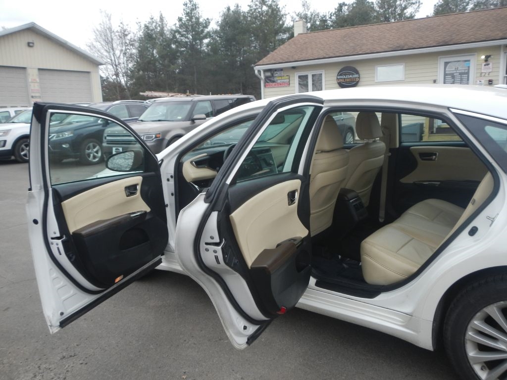 Toyota Avalon Hybrid XLE Premium 2015