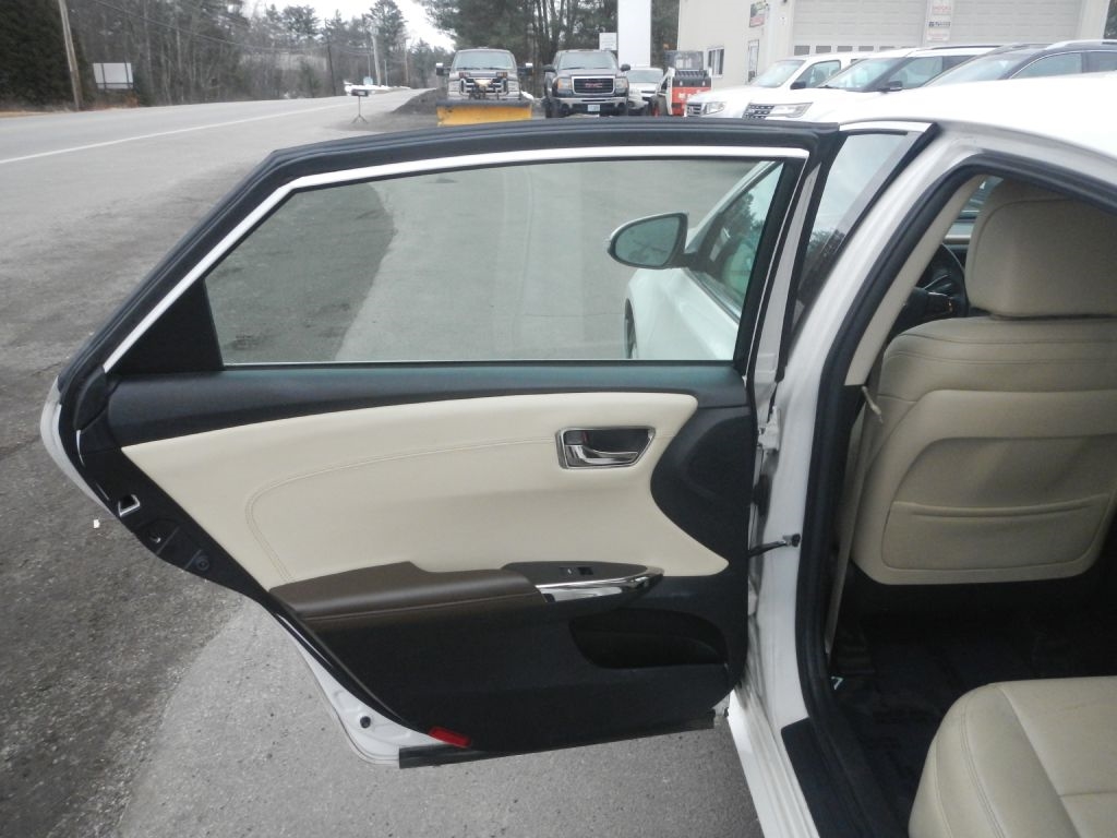 Toyota Avalon Hybrid XLE Premium 2015