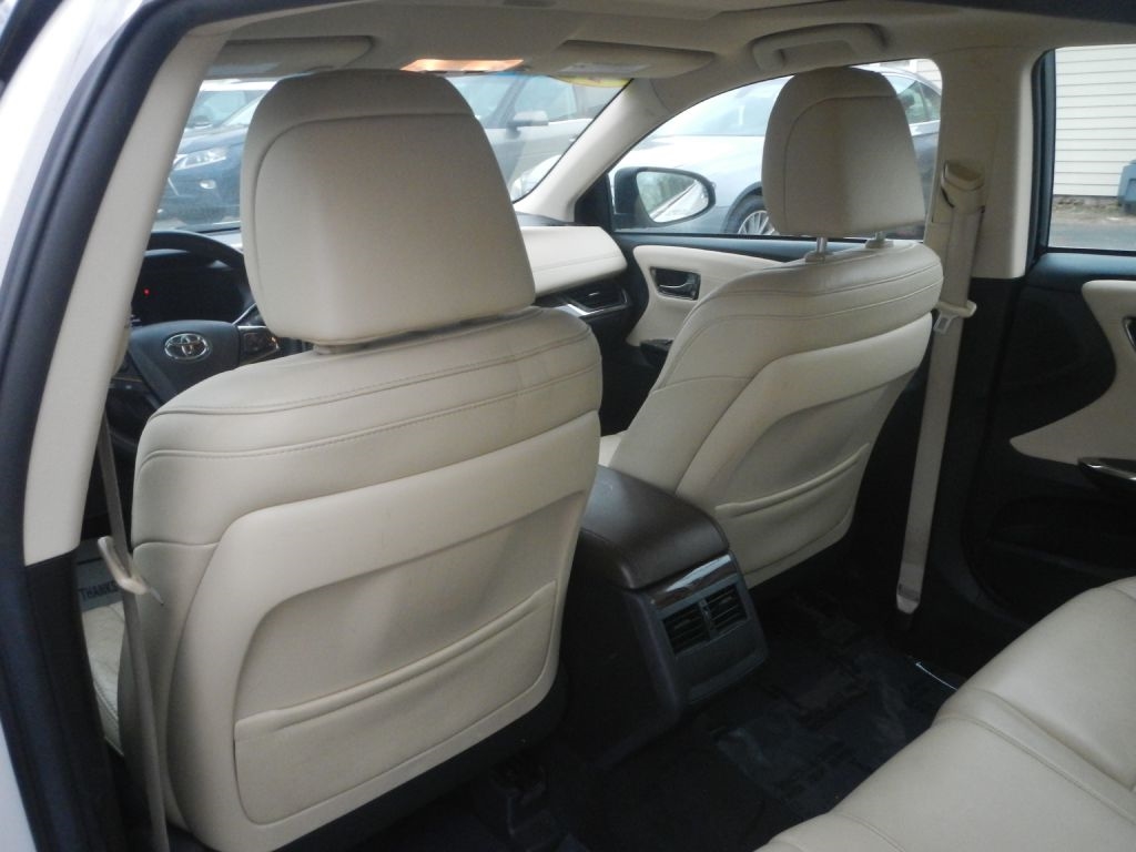 Toyota Avalon Hybrid XLE Premium 2015