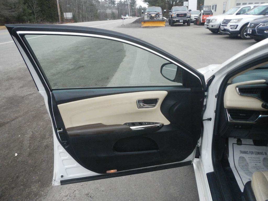 Toyota Avalon Hybrid XLE Premium 2015