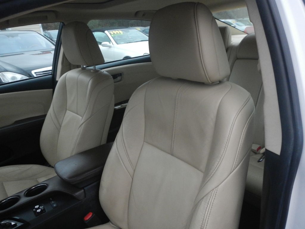 Toyota Avalon Hybrid XLE Premium 2015