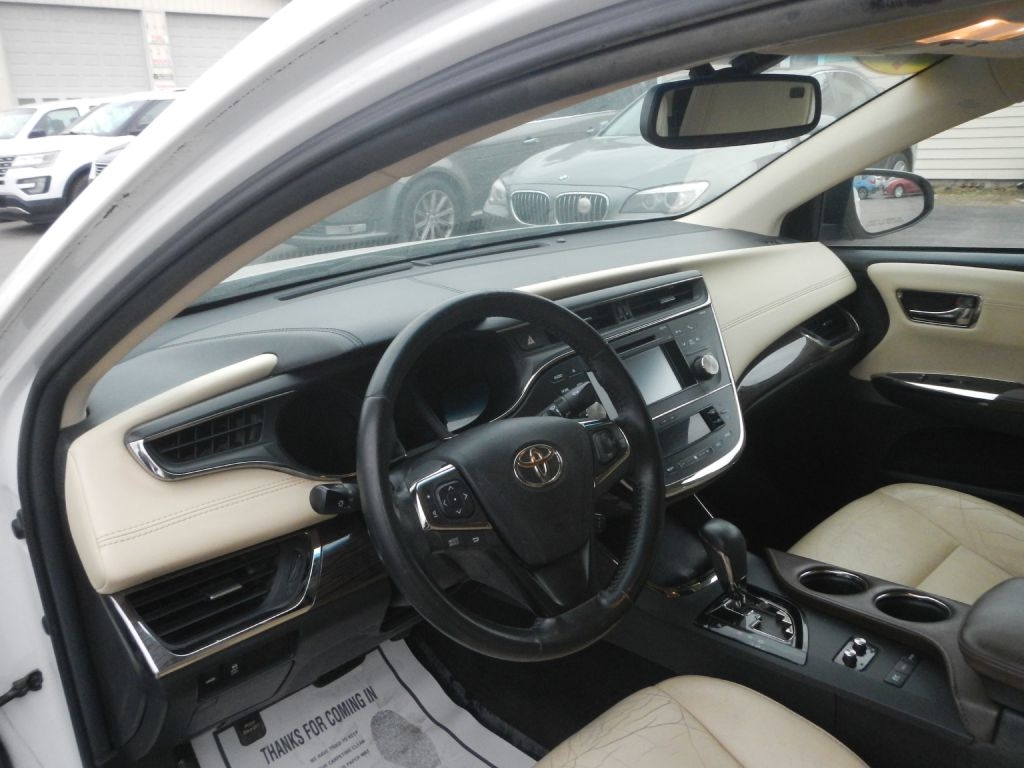 Toyota Avalon Hybrid XLE Premium 2015