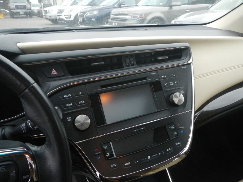 Toyota Avalon Hybrid XLE Premium 2015