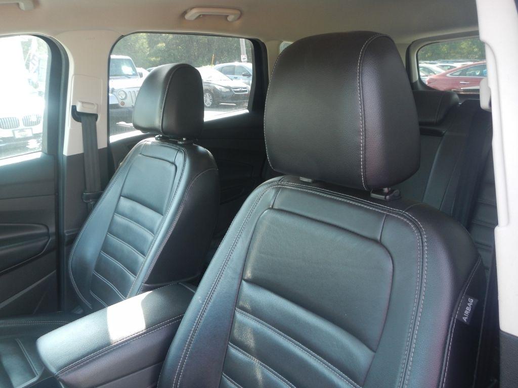 Ford Escape Titanium 4WD 2017