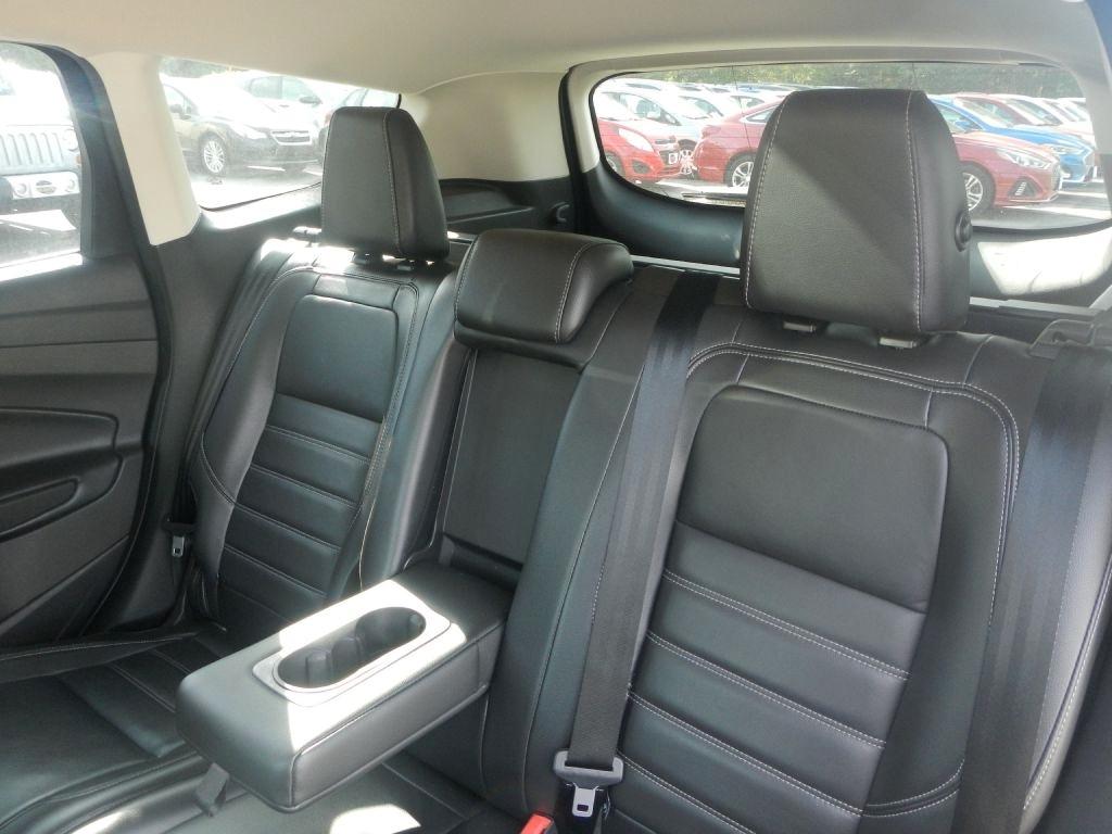 Ford Escape Titanium 4WD 2017