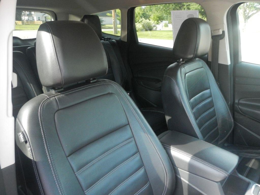 Ford Escape Titanium 4WD 2017