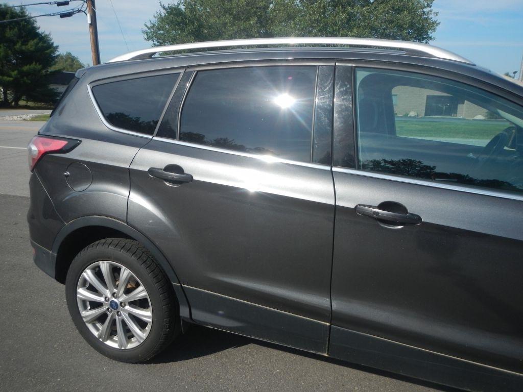 Ford Escape Titanium 4WD 2017