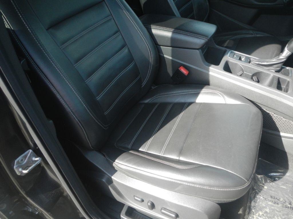 Ford Escape Titanium 4WD 2017