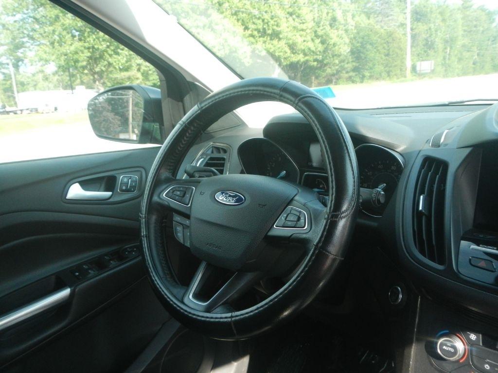 Ford Escape Titanium 4WD 2017