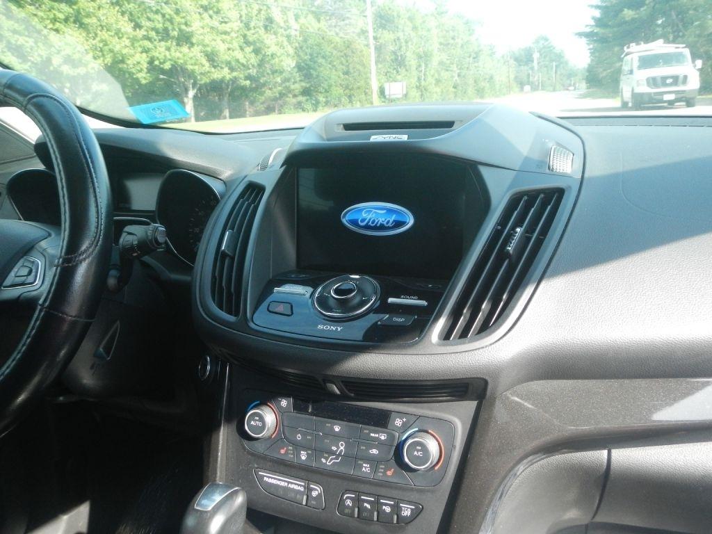 Ford Escape Titanium 4WD 2017