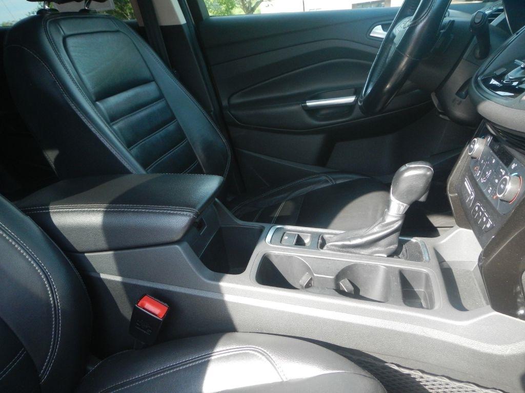 Ford Escape Titanium 4WD 2017