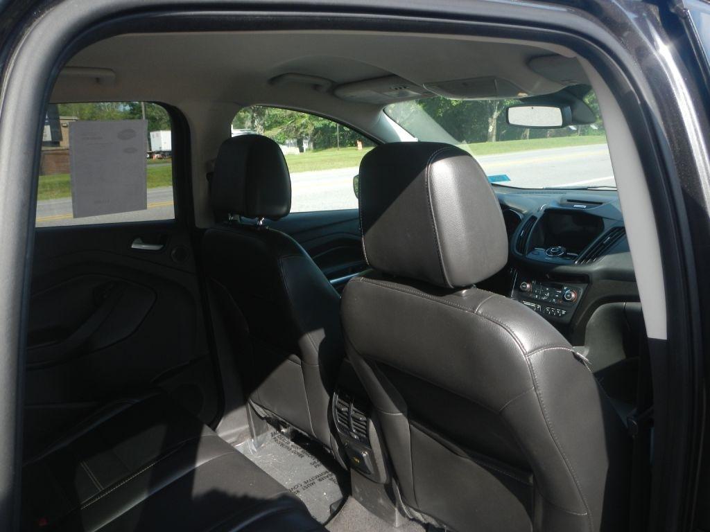 Ford Escape Titanium 4WD 2017