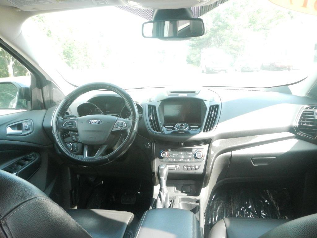 Ford Escape Titanium 4WD 2017