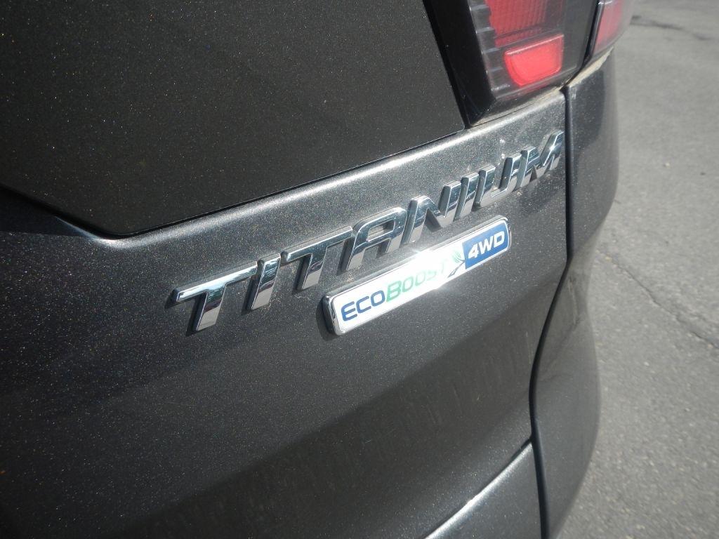 Ford Escape Titanium 4WD 2017