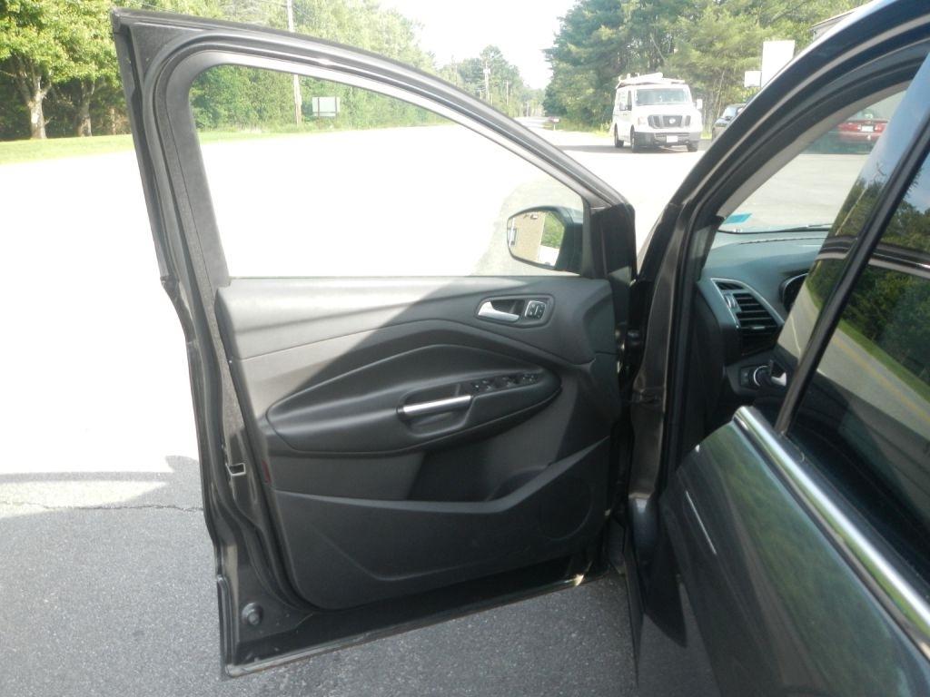 Ford Escape Titanium 4WD 2017