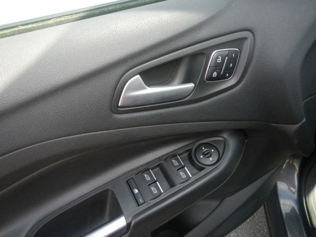 Ford Escape Titanium 4WD 2017