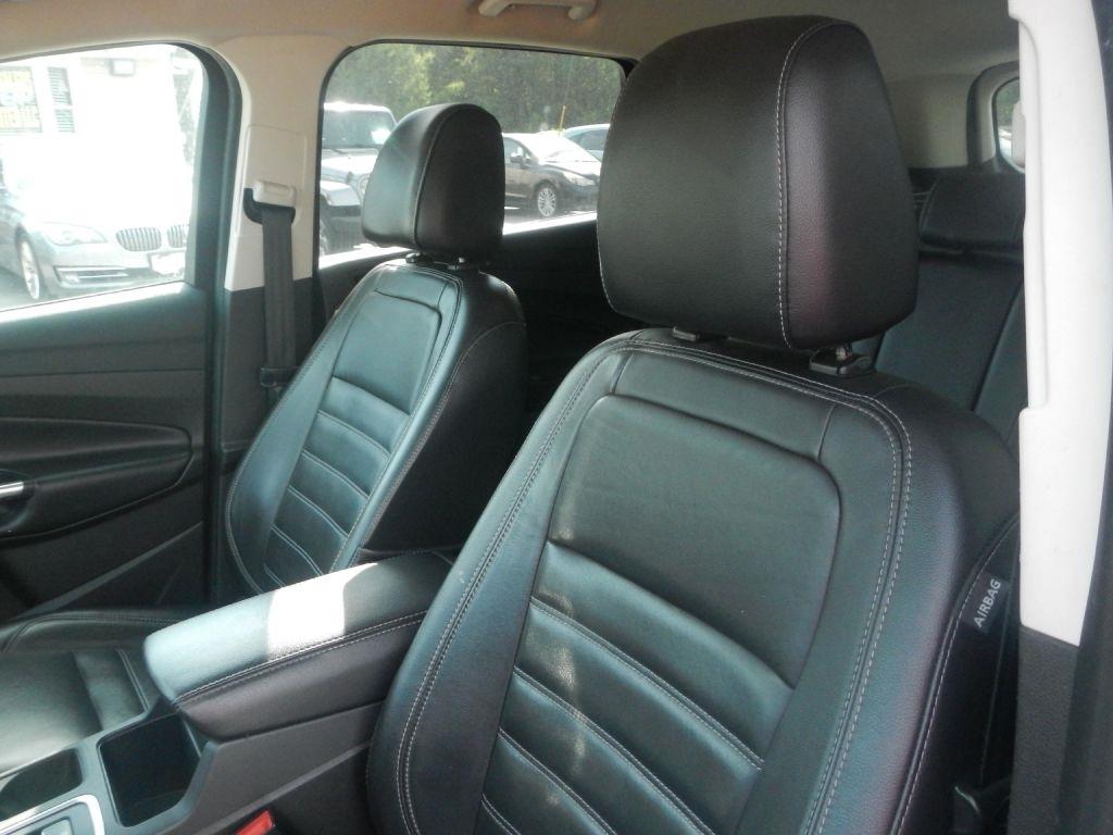 Ford Escape Titanium 4WD 2017