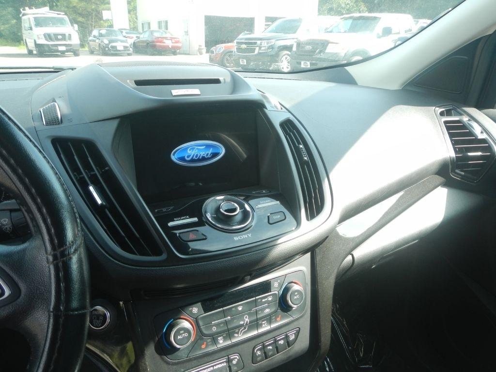 Ford Escape Titanium 4WD 2017