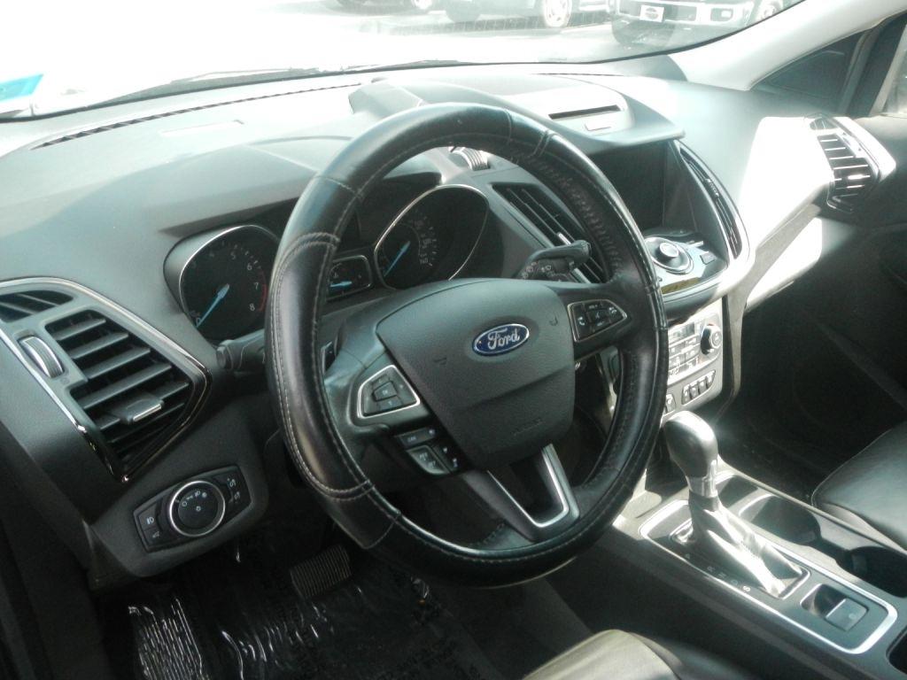 Ford Escape Titanium 4WD 2017